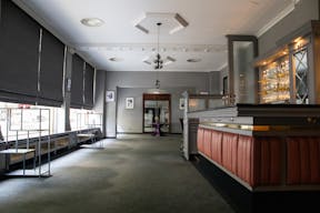 Elegant Retail Space at Historic Hotel Bristol - Image 36