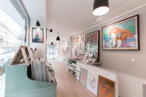 Chic Gallery Close to République - Image 3