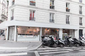 Chic Gallery Close to République - Image 4