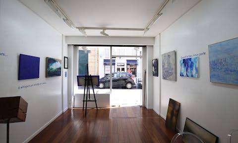 Charming Gallery in Le Marais - Image 0