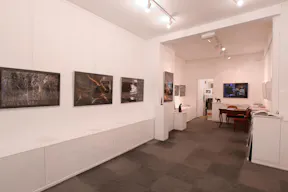 Contemporary Shop in Louvre-Rivoli - Image 1