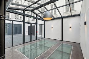 Wonderful Space in the 1st Arrondissement near Saint-Honor� - Image 3