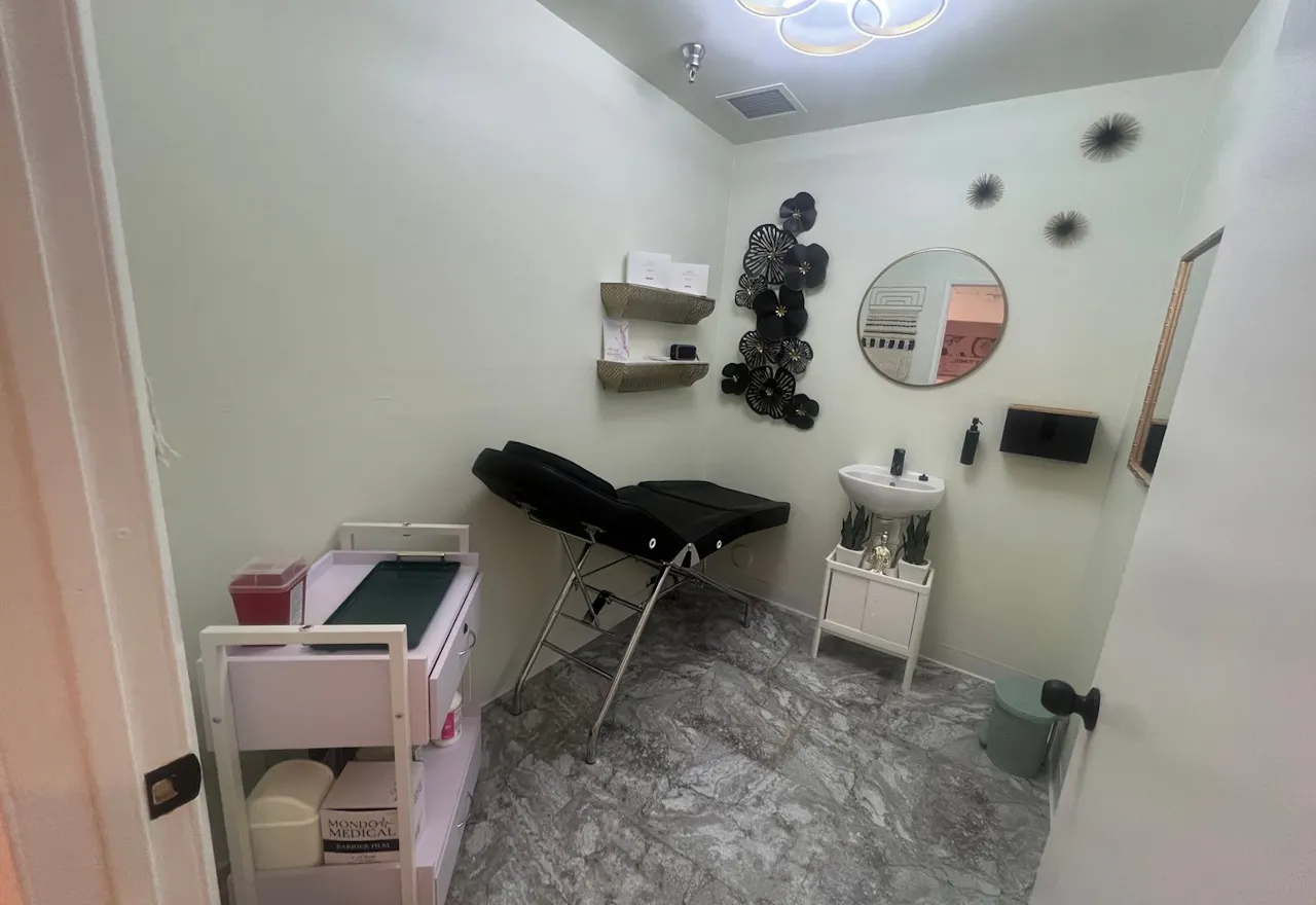 Turnkey Tattoo Studios for rent - be your own boss! - Image 2