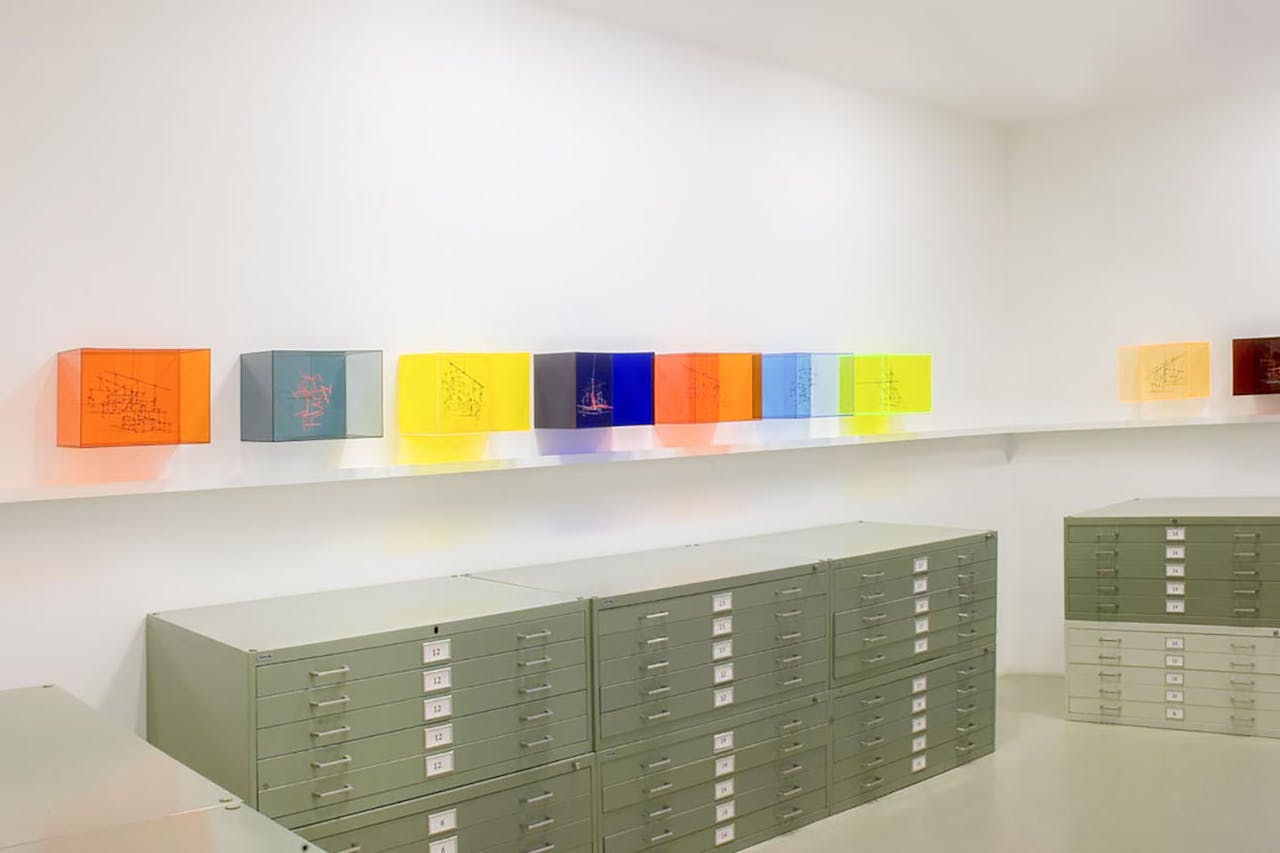 Bright Showroom in Beaubourg - Image 2