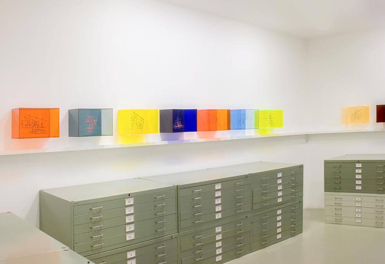 Bright Showroom in Beaubourg - Image 2