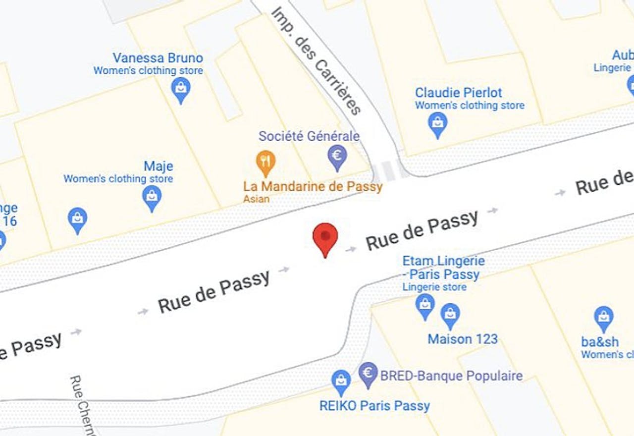 Prime Location Boutique - Passy Area - Image 2