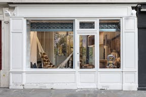 Cozy Le Marais Retail Space - Image 0