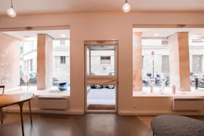 Spacious Shop in Le Marais - Image 1