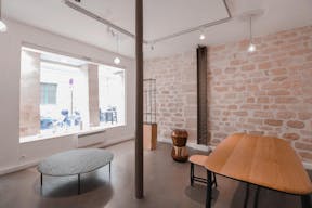 Spacious Shop in Le Marais - Image 2