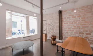Spacious Shop in Le Marais - Image 2