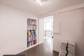 Spacious Shop in Le Marais - Image 5