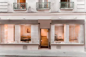 Spacious Shop in Le Marais - Image 8