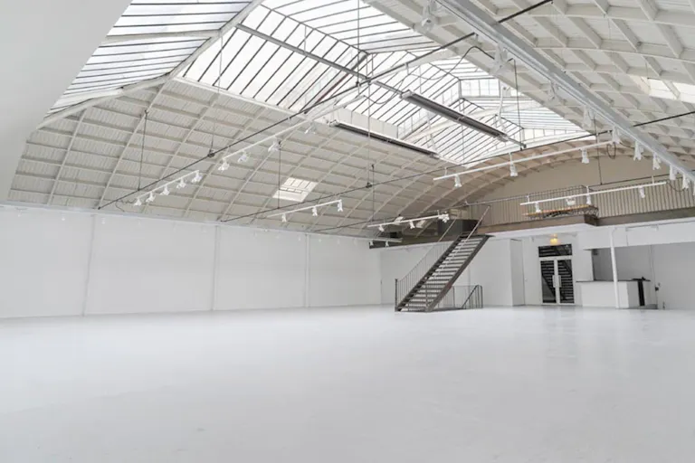 Fantastic Showroom in Le Marais - Image 2