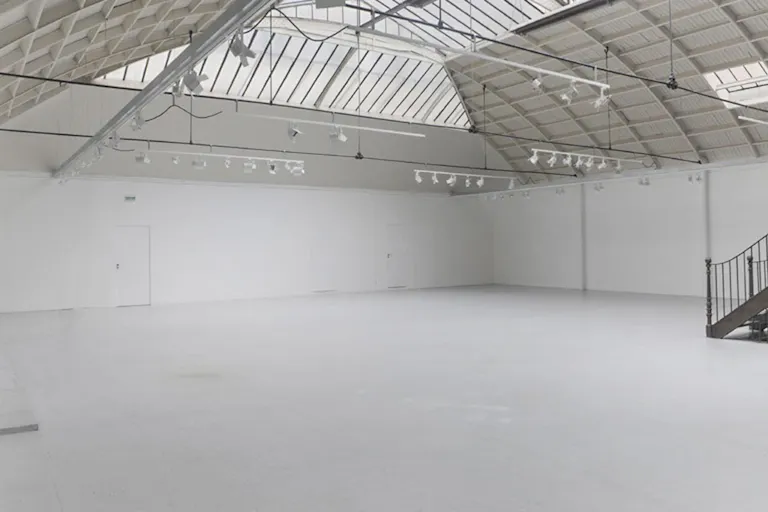 Fantastic Showroom in Le Marais - Image 3