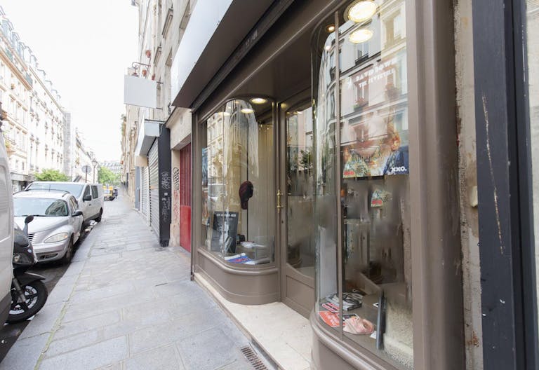 Boutique Showroom in Le Marais - Image 3
