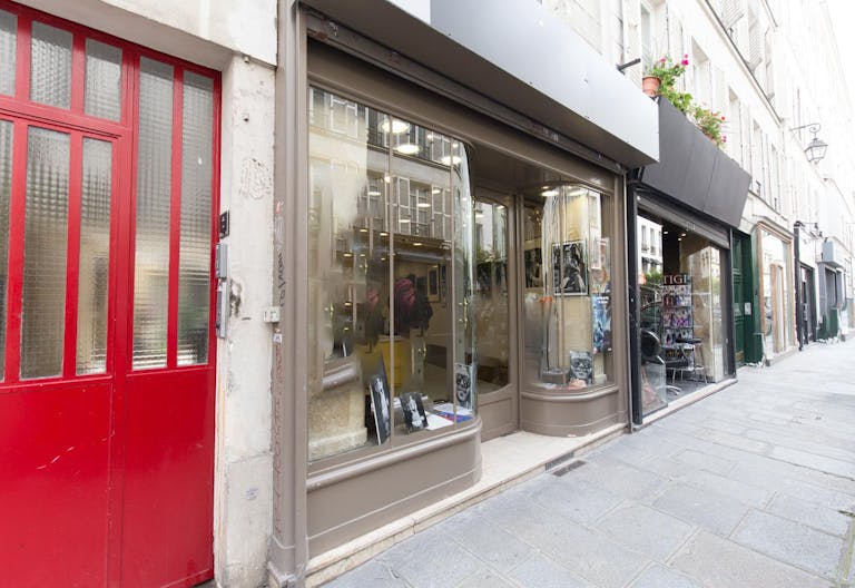 Boutique Showroom in Le Marais - Image 4