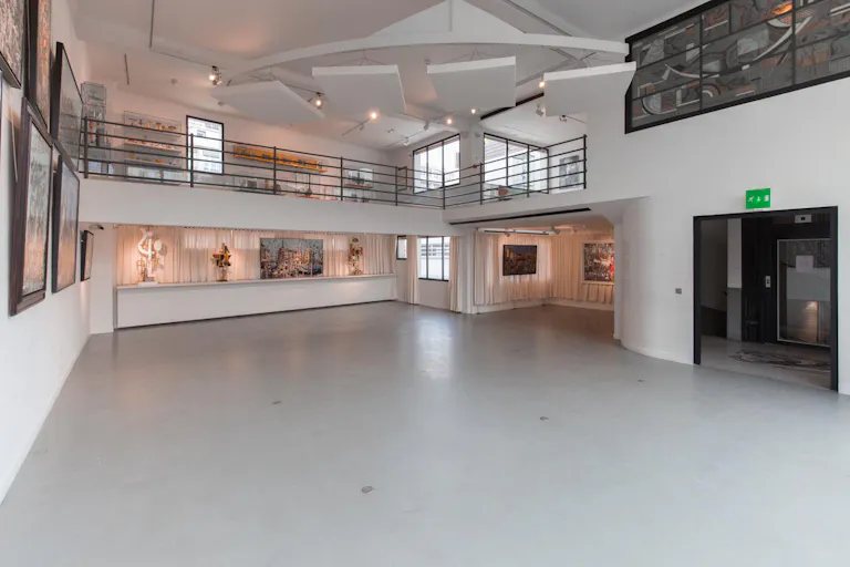 Spacious Showroom in Vaugirard - Image 0