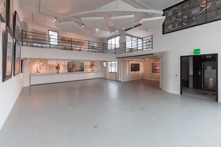 Spacious Showroom in Vaugirard - Image 0