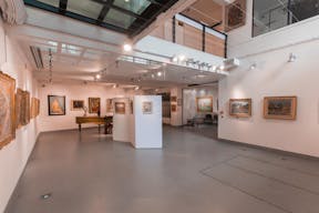 Spacious Showroom in Vaugirard - Image 2