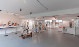 Spacious Showroom in Vaugirard - Image 3