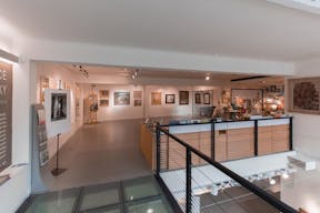 Spacious Showroom in Vaugirard - Image 5