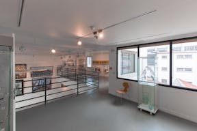 Spacious Showroom in Vaugirard - Image 6