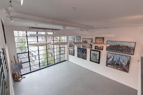 Spacious Showroom in Vaugirard - Image 7