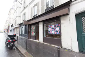 Charming Shop Close to République - Image 6