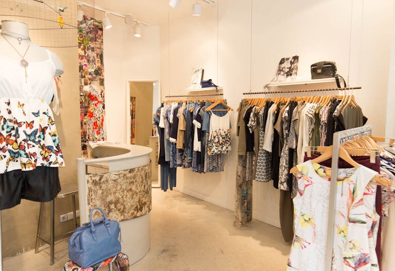 Charming Boutique in Le Marais - Image 3