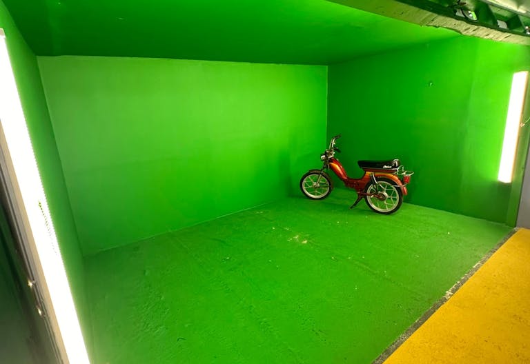 Space with its own photography studio, film production room, an upcoming recording studio - Image 2