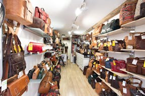 Cozy Shop in Historic Le Marais - Image 2