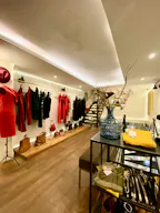 Concept Store Pop Up & Éphémère au Cœur du Paris Historique Île Saint-Louis / Notre-Dame - Image 2