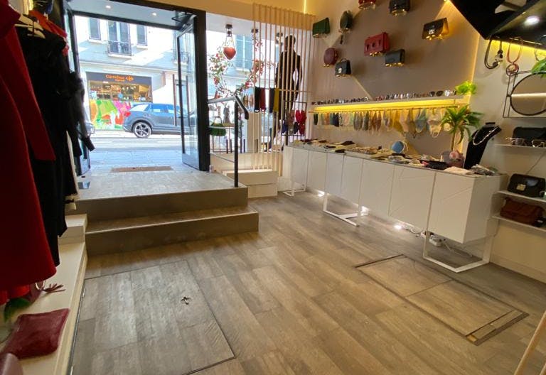 Concept Store Pop Up & Éphémère au Cœur du Paris Historique Île Saint-Louis / Notre-Dame - Image 3