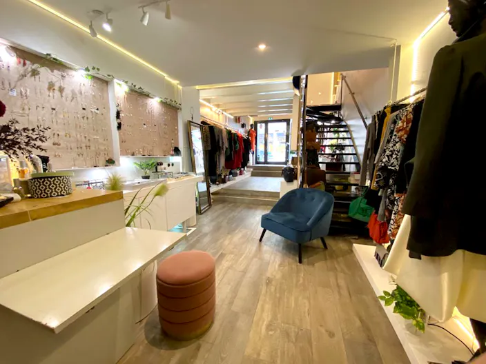 Concept Store Pop Up & Éphémère au Cœur du Paris Historique Île Saint-Louis / Notre-Dame - Image 4