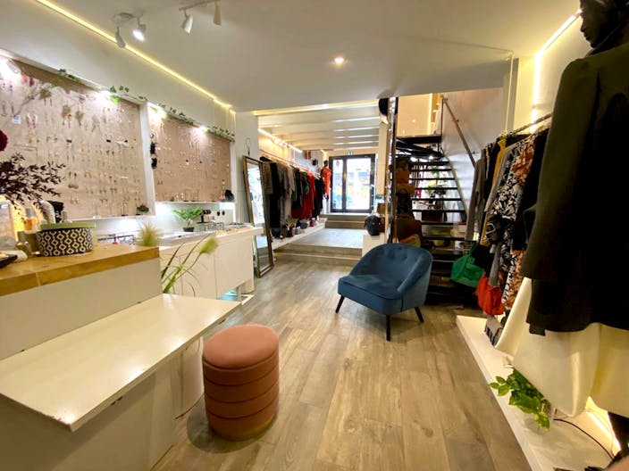 Concept Store Pop Up & Éphémère au Cœur du Paris Historique Île Saint-Louis / Notre-Dame - Image 4