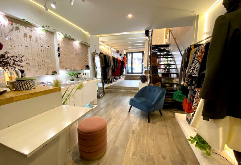 Concept Store Pop Up & Éphémère au Cœur du Paris Historique Île Saint-Louis / Notre-Dame - Image 4