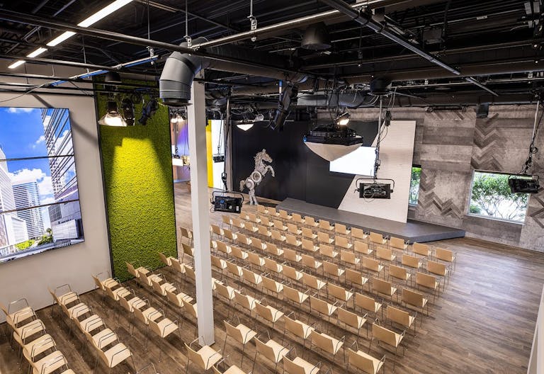 High-End Private Studio with Versatility - Image 2