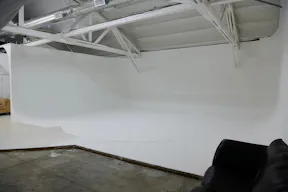 Olympic 3 - Large White Cyc Wall with Car Turntable - Image 2