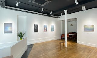 MAGNIFIQUE GALERIE D'ART EN CROISEMENT VITRINE TOUT LE LONG - BAIGN� DE LUMI�RE - Image 1