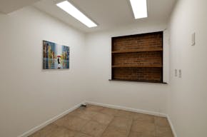 Versatile Creative Hub: Uncover Potential in this UWS Gem - Image 10