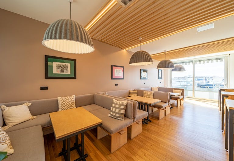 Private floor in Champs-�lys�es - Image 2