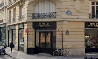 A new 100m2 open space on the corner of a beautiful "Marais" street, just behind the Place des Vosges in Paris - Image 0