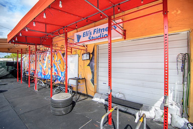 Huge Private Outdoor Space with graffiti & lots of color & character available for many uses - Image 2