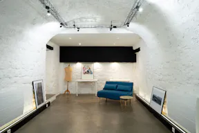ELEGANT MINIMALIST LOFT IN THE 11TH DISTRICT OF PARIS - Image 7