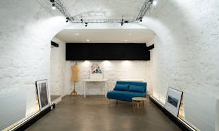 ELEGANT MINIMALIST LOFT IN THE 11TH DISTRICT OF PARIS - Image 7