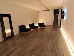 Inglewood's Entertainment District Studio - Image 6