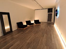 Inglewood's Entertainment District Studio - Image 6