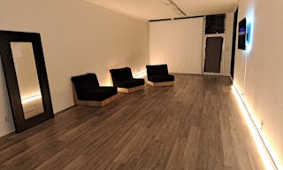 Inglewood's Entertainment District Studio - Image 6