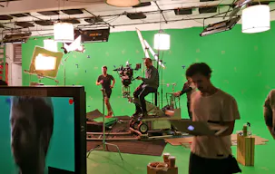 Versatile Video Studio & Pre-Lit 20’ Green Screen Cyc - Image 2