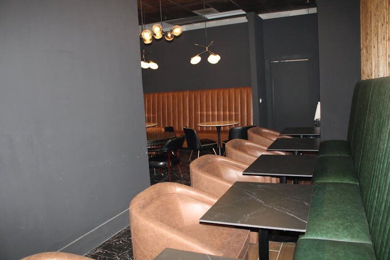 Moody Speak Easy - Image 3